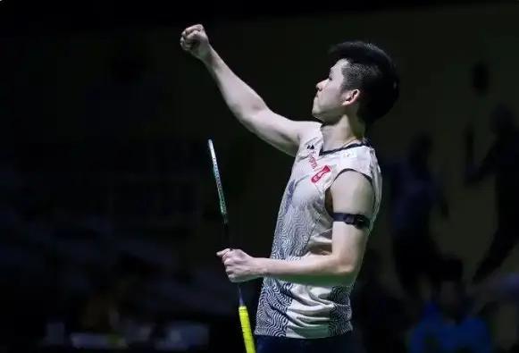 希拉是一名 希拉是一名